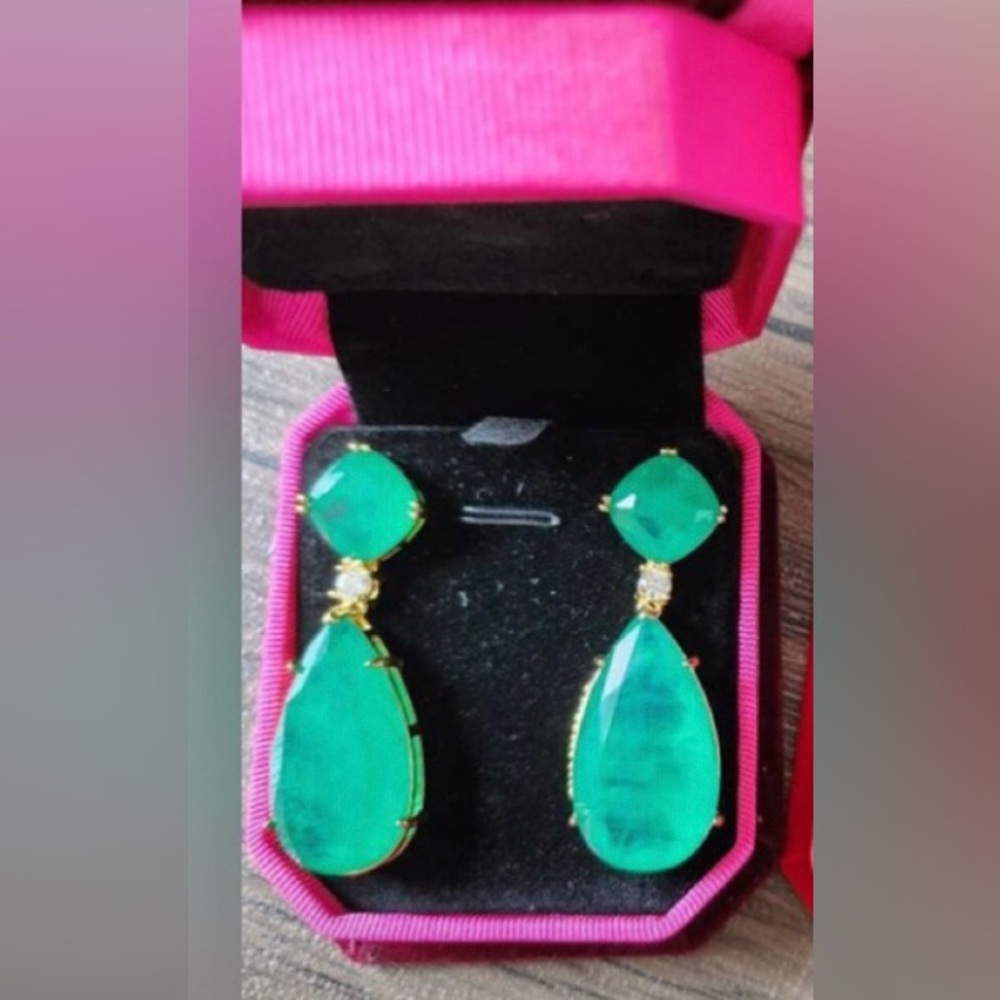 Vibrant Zambian Emerald Teardrop Earrings - Picture 3 of 7